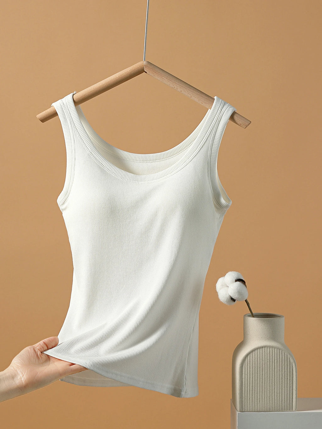 2025 New Summer Women Sleeveless Vest Built in Bra Camisole Korean Style Tank Top Women Clothing Tank Top Women